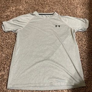 Men small under armor shirt